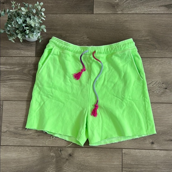NWT SUNDRY Women’s Neon Green Shorts Size 2 (Medium 8/10) - Picture 1 of 5
